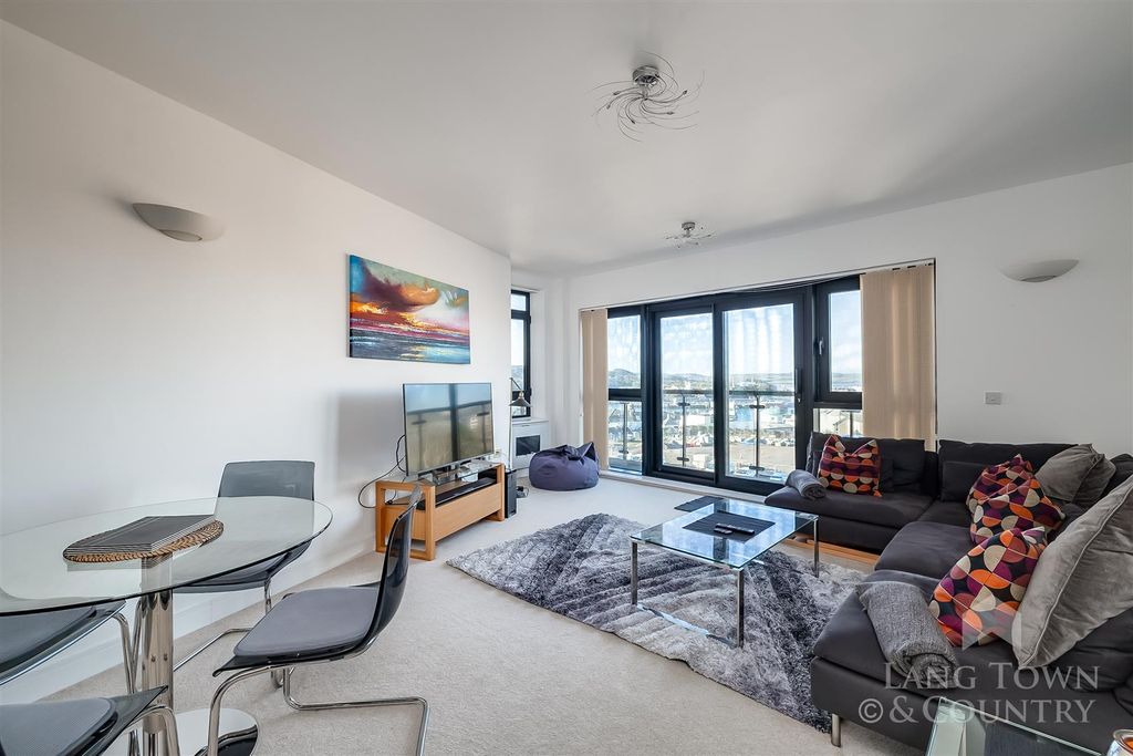 Property photo 3 of 11 0021.Jpg