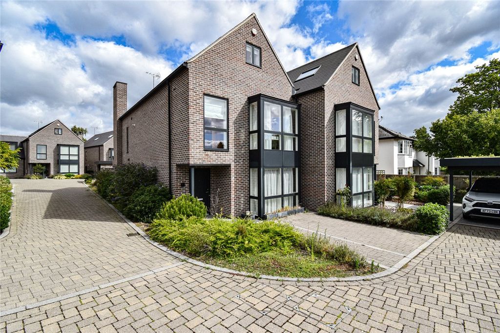 Property photo 1 of 27 Picture No. 04