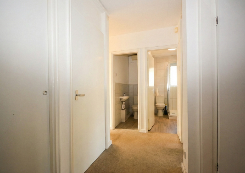 Property photo 2 of 13 Hallway