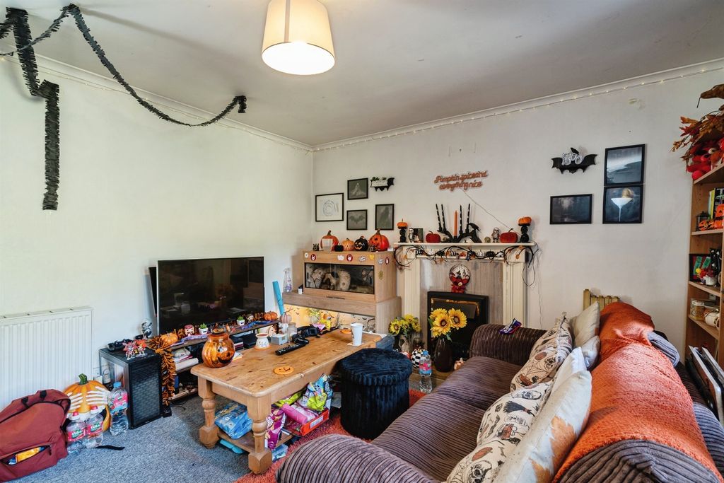 Property photo 2 of 13