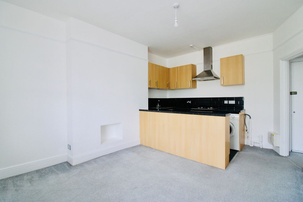 Property photo 3 of 6 Living Room