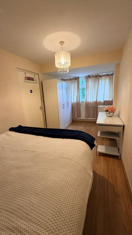Property photo 2 of 8