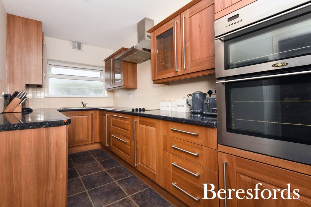 Property photo 3 of 14 Kitchen