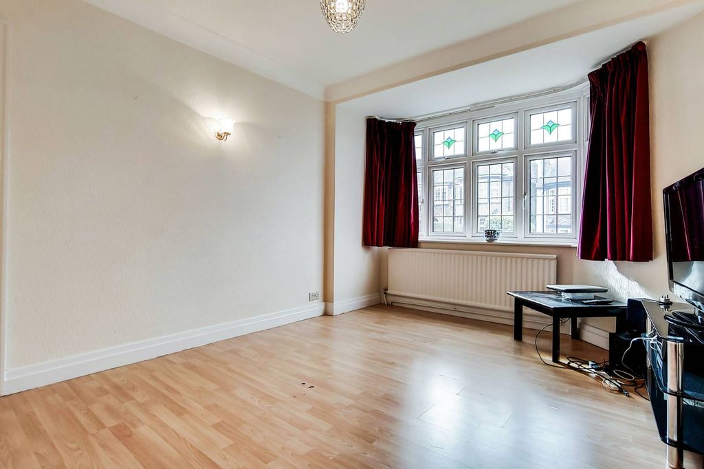 Property photo 2 of 21
