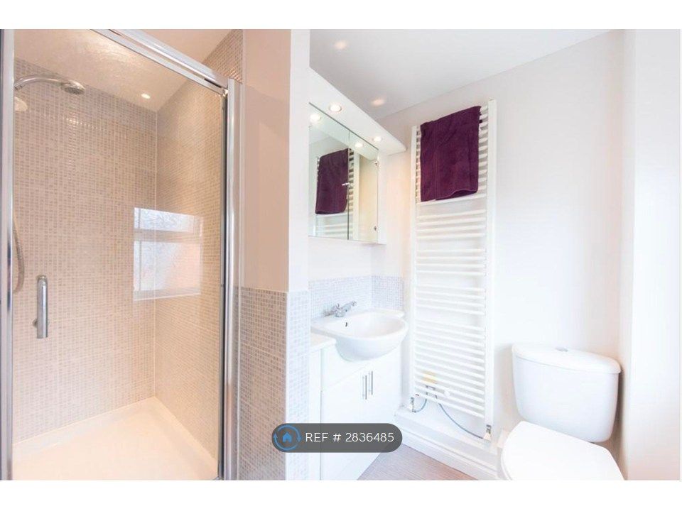 Property photo 2 of 6 Room 6 Ensuite