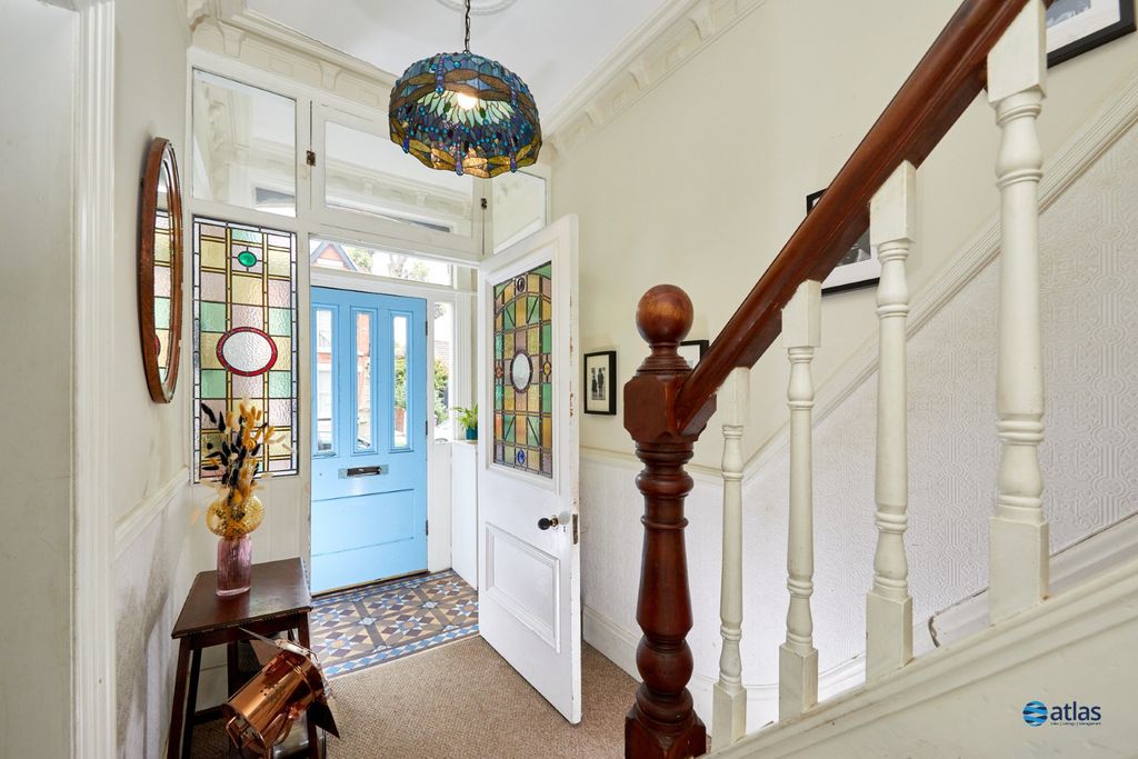Property photo 2 of 19 Entrance Hallway