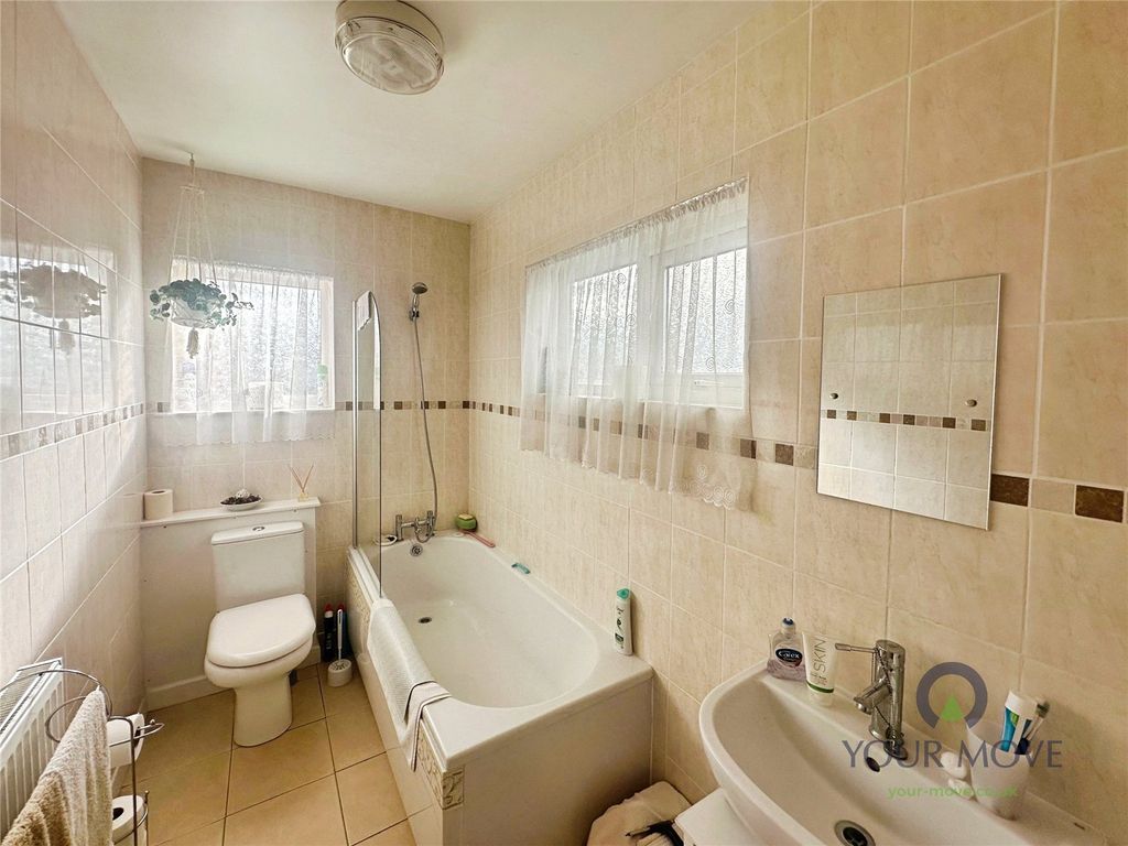 Property photo 2 of 10 Ground Fl Bathroom