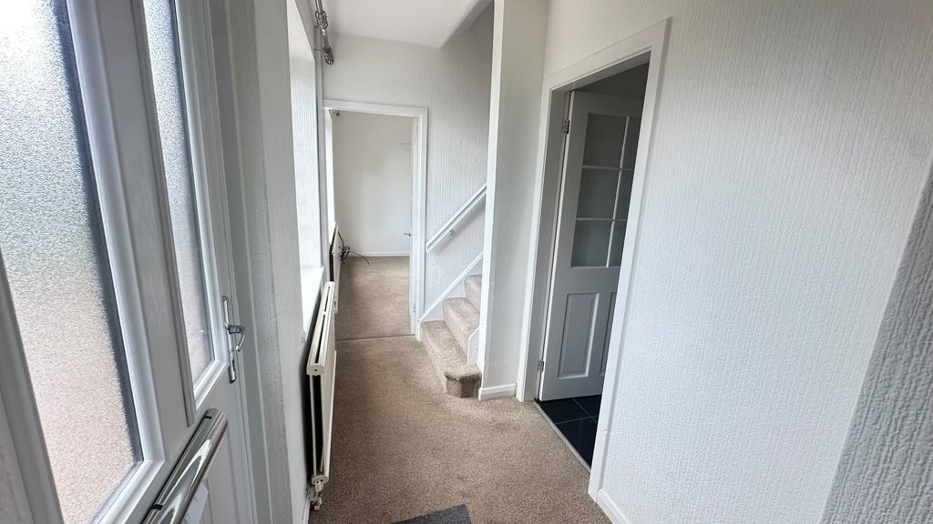 Property photo 3 of 27