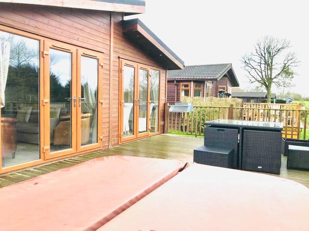 Property photo 2 of 15 Outside