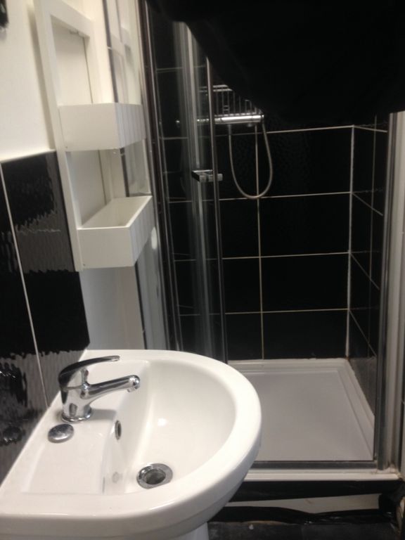 Property photo 1 of 5 1 Bed Studio To Rent Balby Road, Doncaster Dn4