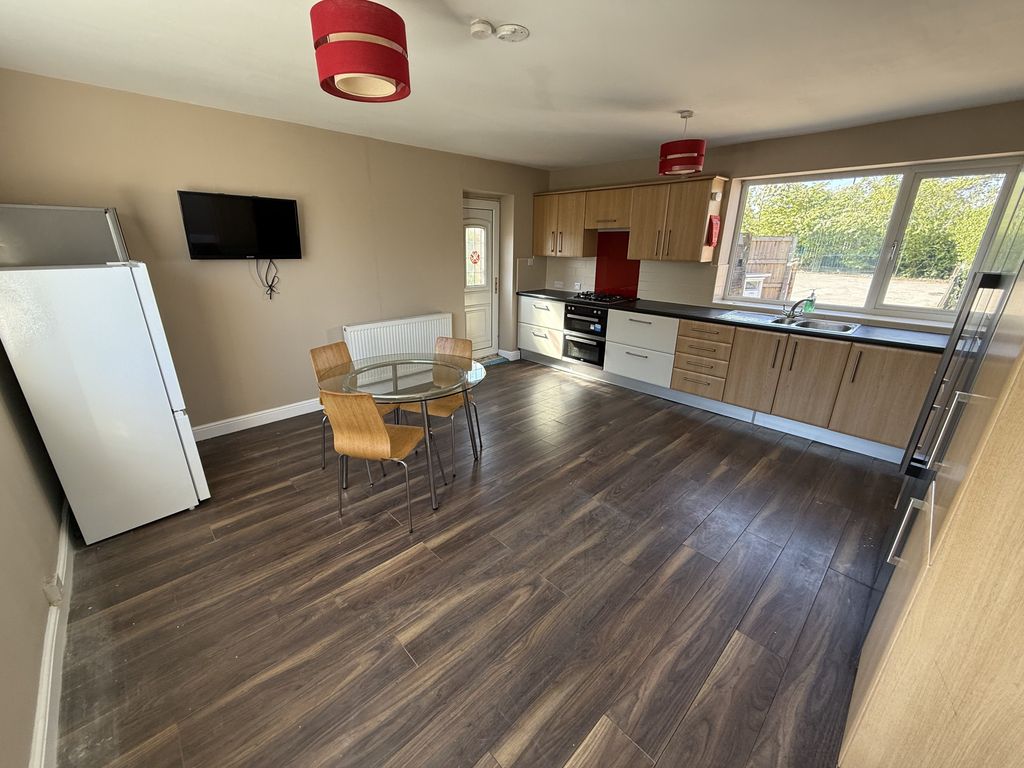 Property photo 3 of 17 Img_0168