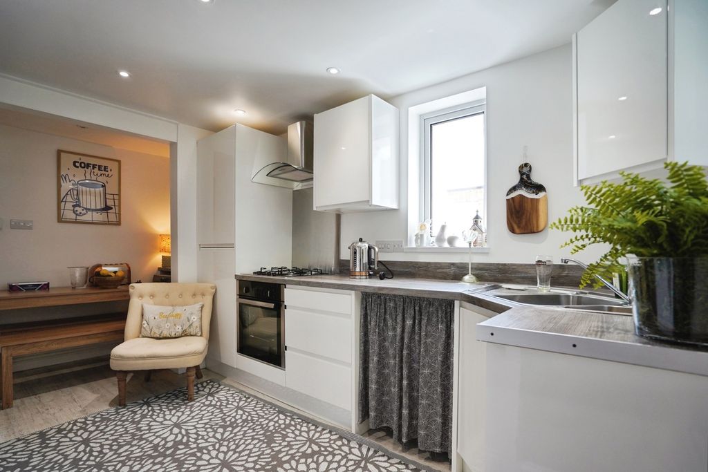 2 bed maisonette for saleChapel Ground, Looe, Cornwall PL13