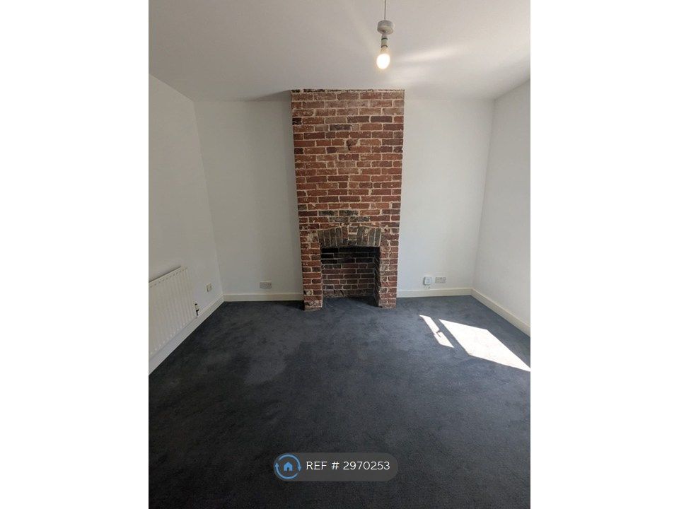 Property photo 3 of 29 Front Room