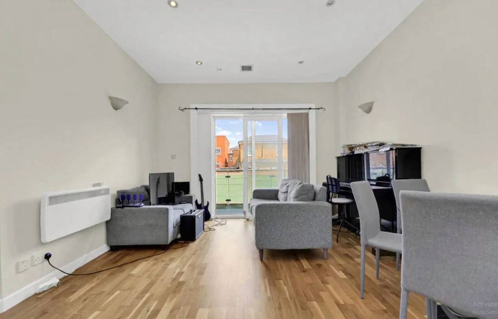 Property photo 2 of 9 Gallery