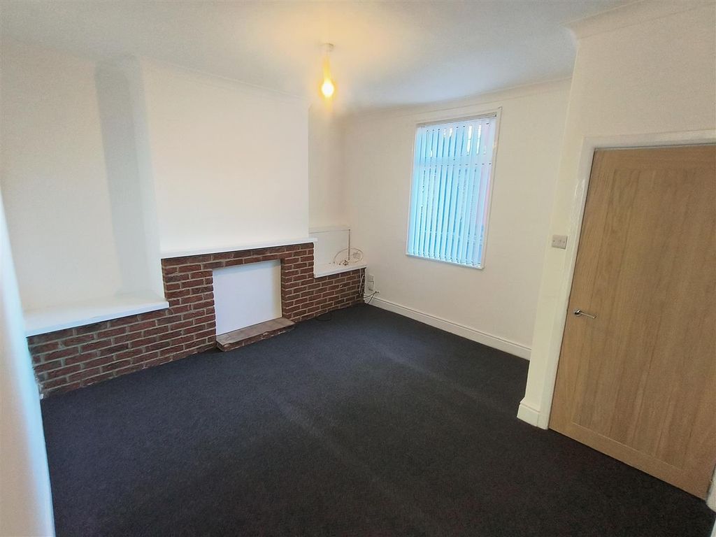 Property photo 2 of 15 Living 1.Jpg