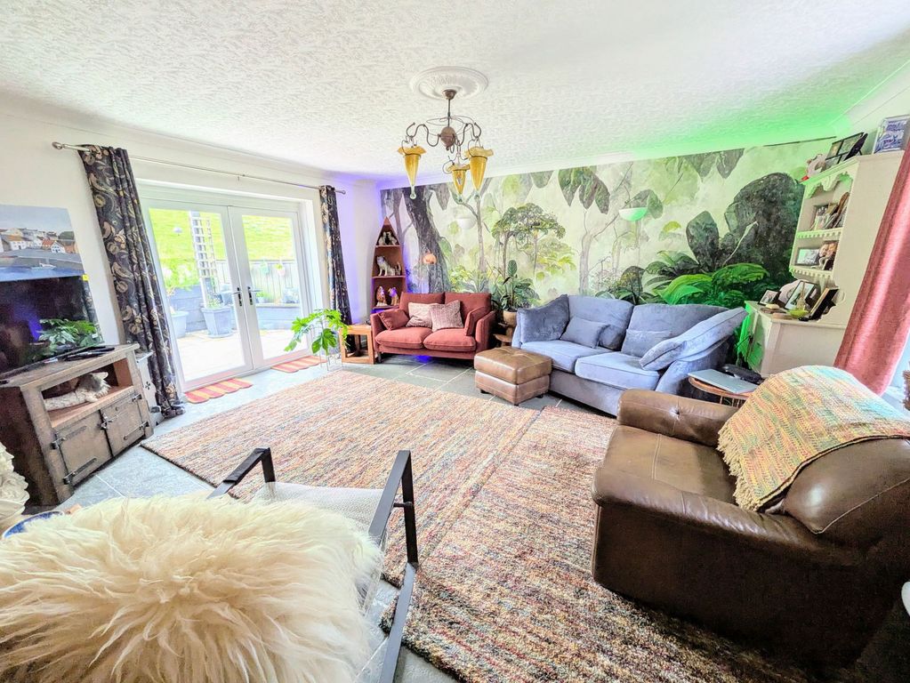 Property photo 2 of 22