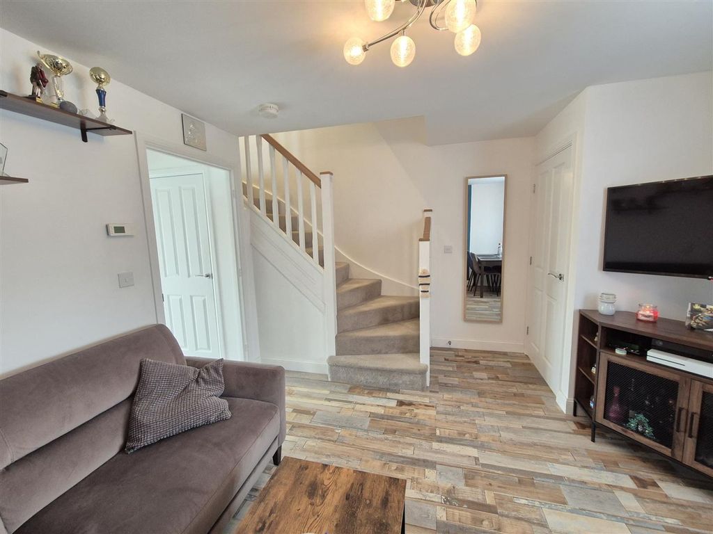 Property photo 3 of 15 Living Room