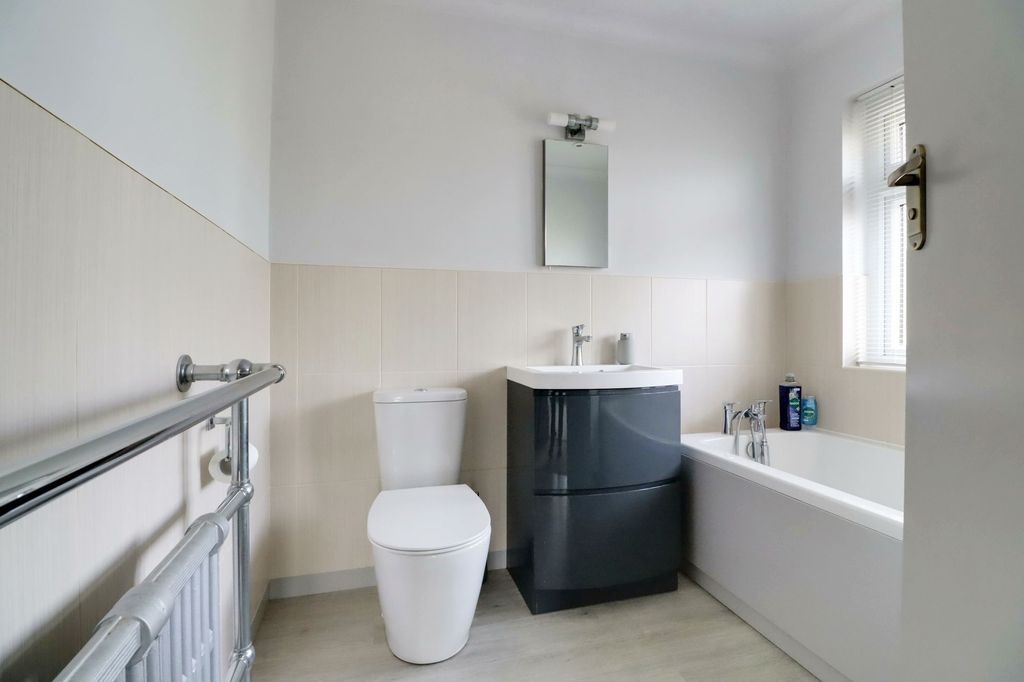 Additional image 25 of 5 bed detached house for saleWestcliff Gardens, Scunthorpe DN17