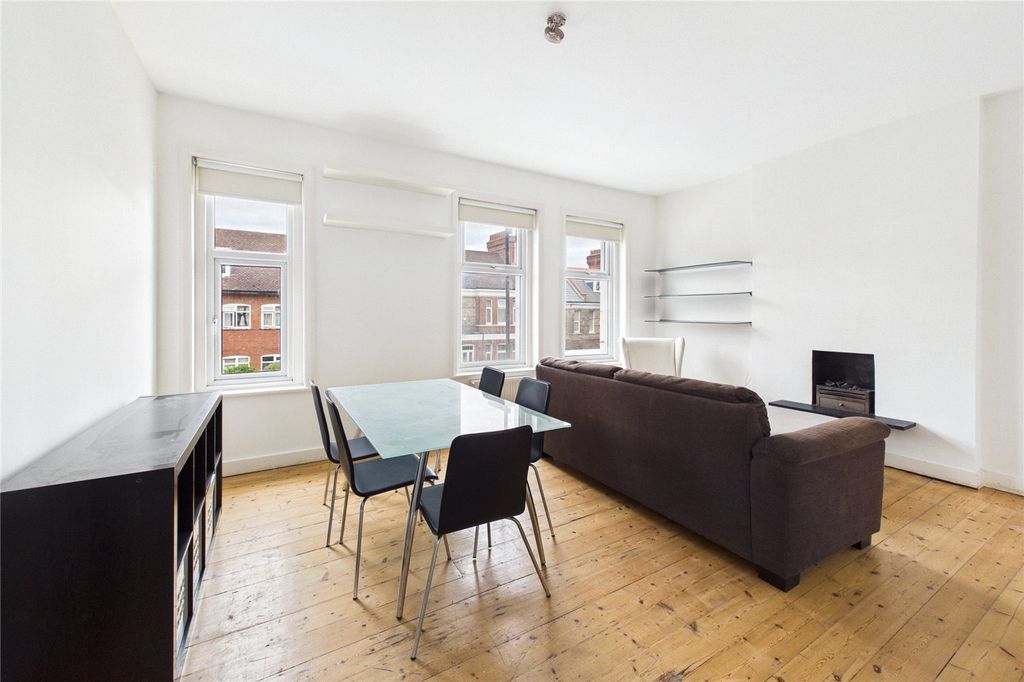 Property photo 1 of 15 Picture No. 04