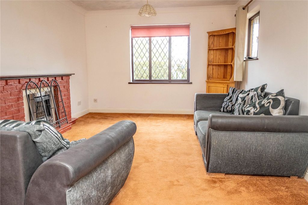 Property photo 3 of 12 Picture No. 10