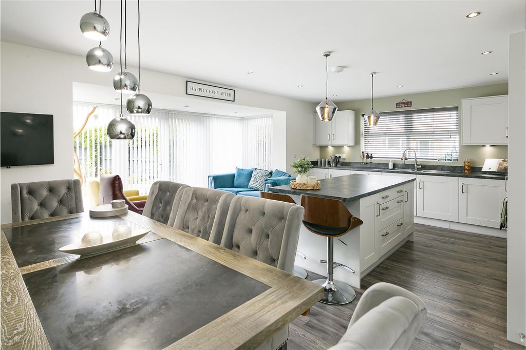 Property photo 2 of 19 007 - 55 Hawling Road.Jpg
