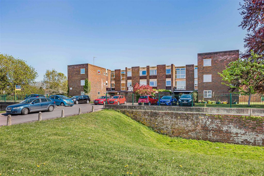 Property photo 2 of 15