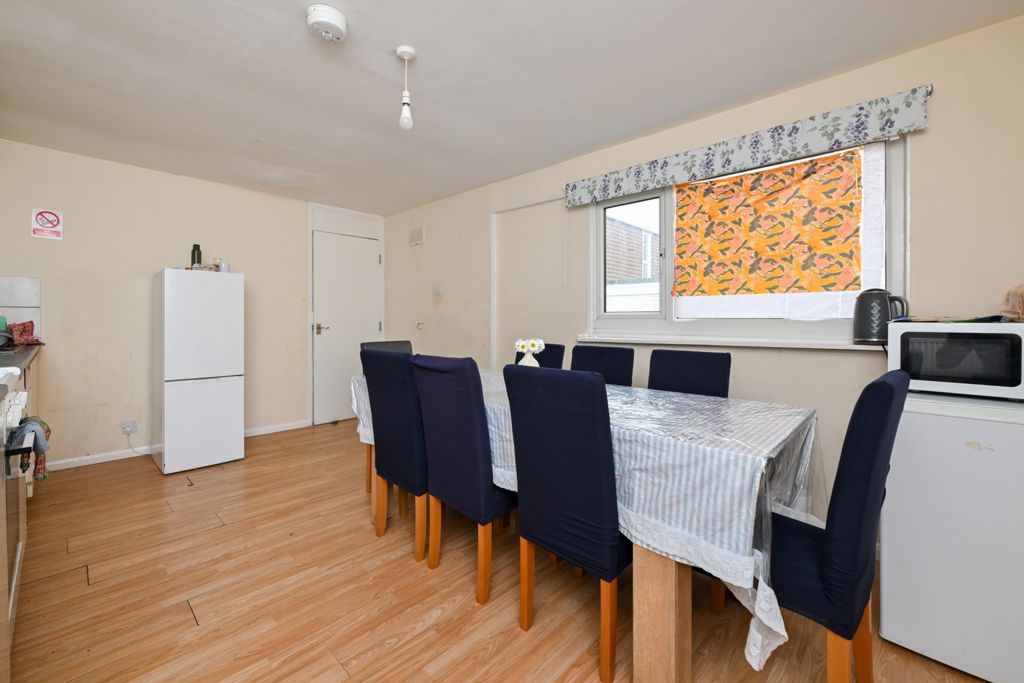 Property photo 3 of 34 Photo 32