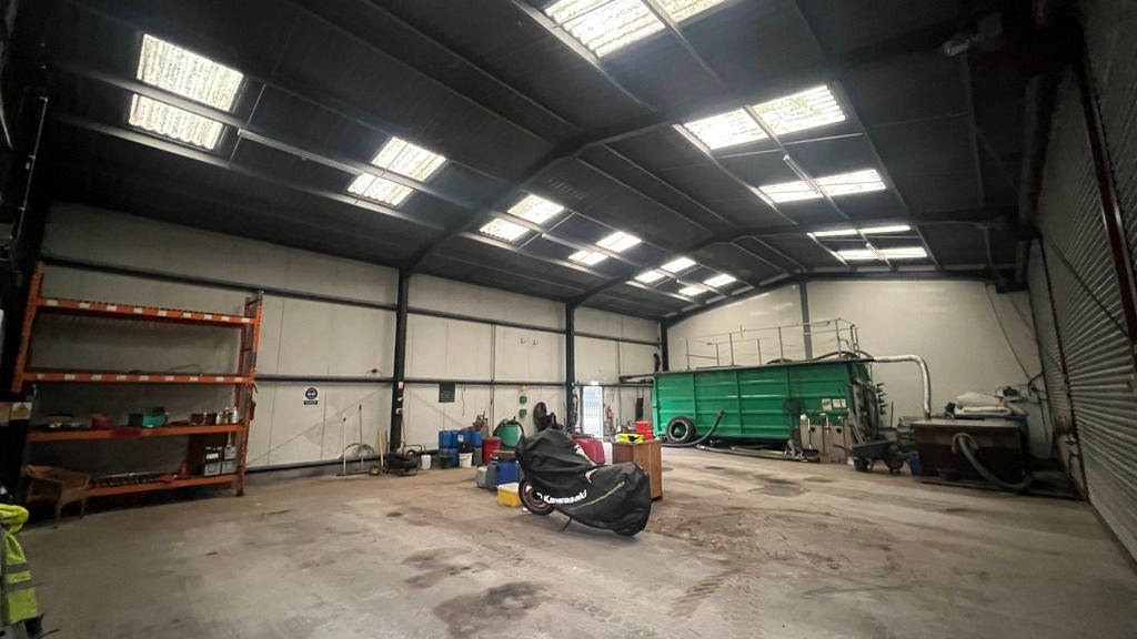 Property photo 3 of 8 Photo 7