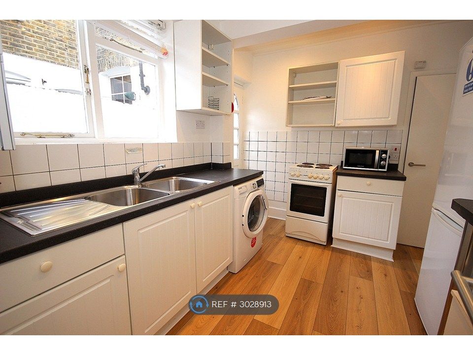 Property photo 3 of 5 Kitchen
