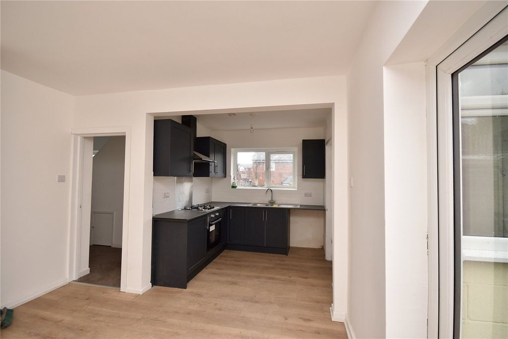 Property photo 3 of 14 Picture No. 12