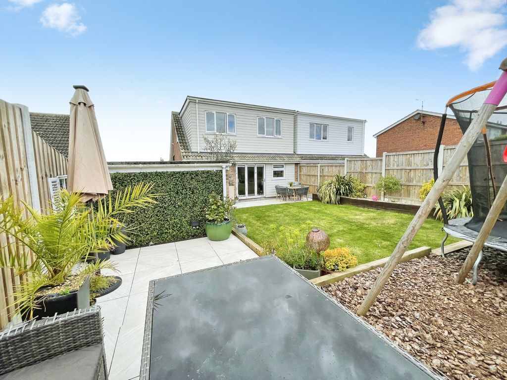 Property photo 2 of 24 Park Drive