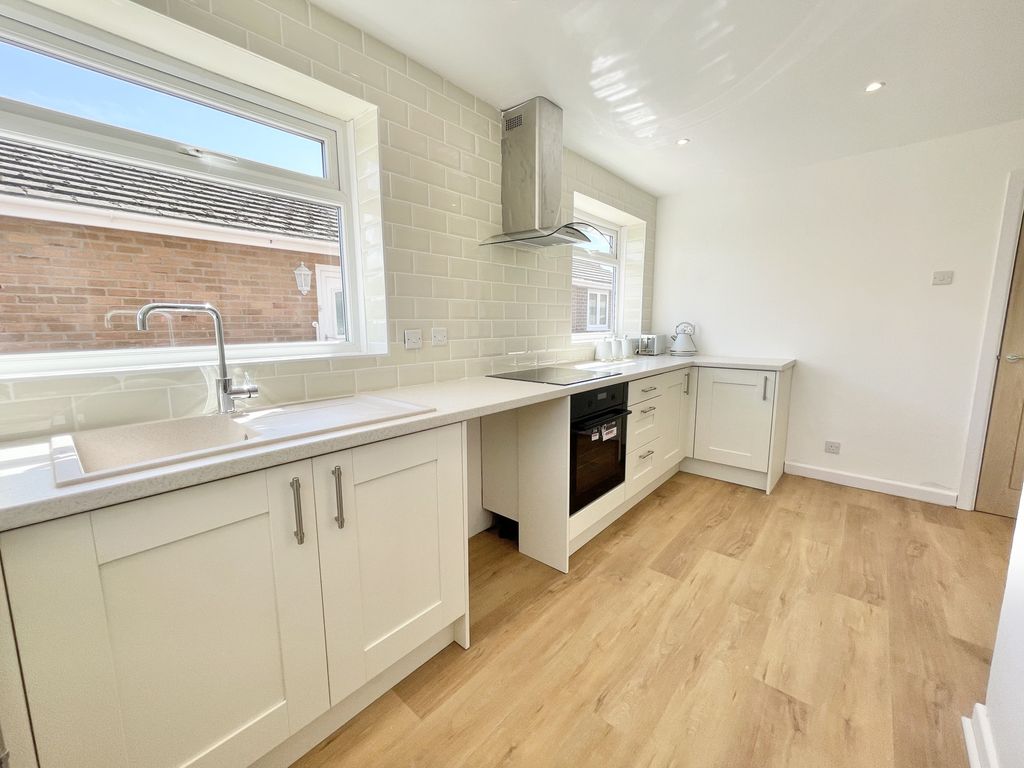 Property photo 2 of 23