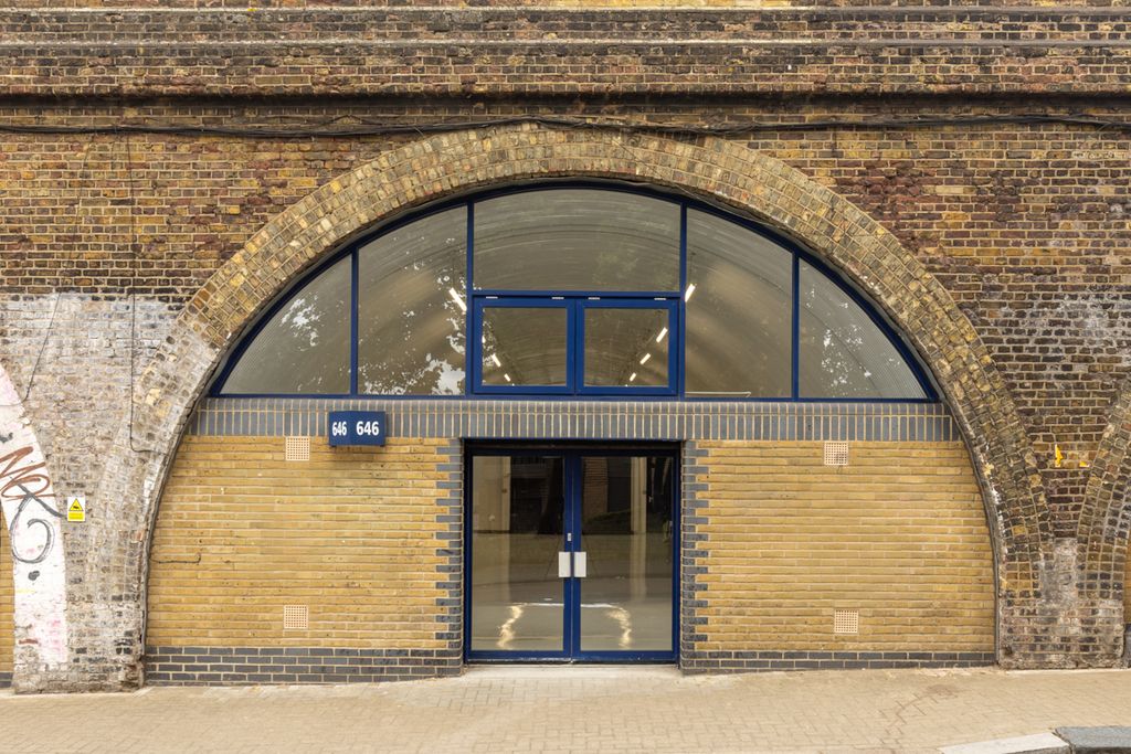 Property photo 1 of 4 The Front Of An Arch, With Glazing On The Bottom Half And Door Allowing You To See Into The Arch Interior.