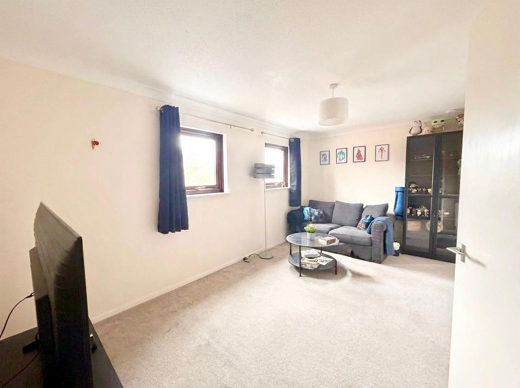 Property photo 3 of 7