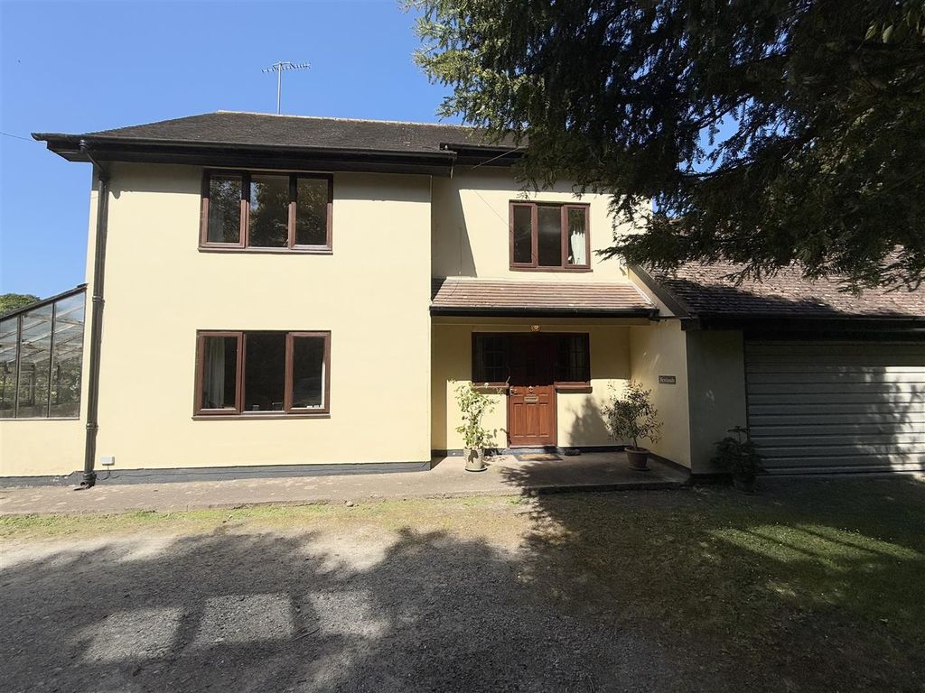 Property photo 2 of 33 Front Aspect