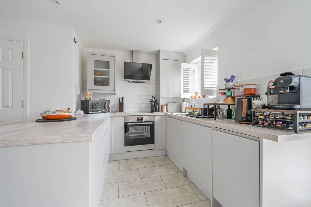 Property photo 3 of 6