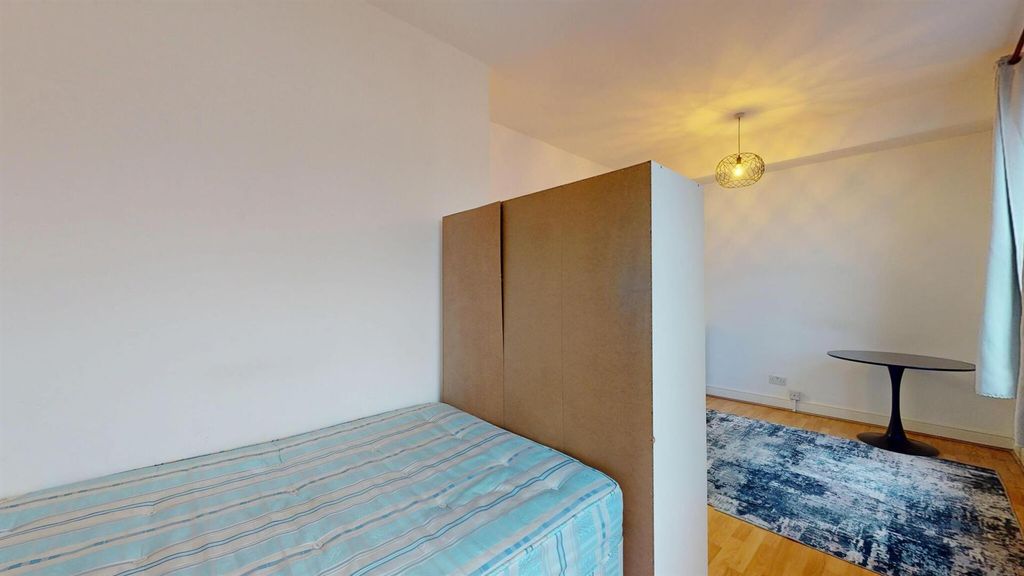 Property photo 3 of 15 6915B814c51Eddd4B42F9534_6Af90Facb131Da3c3c06dc1cc