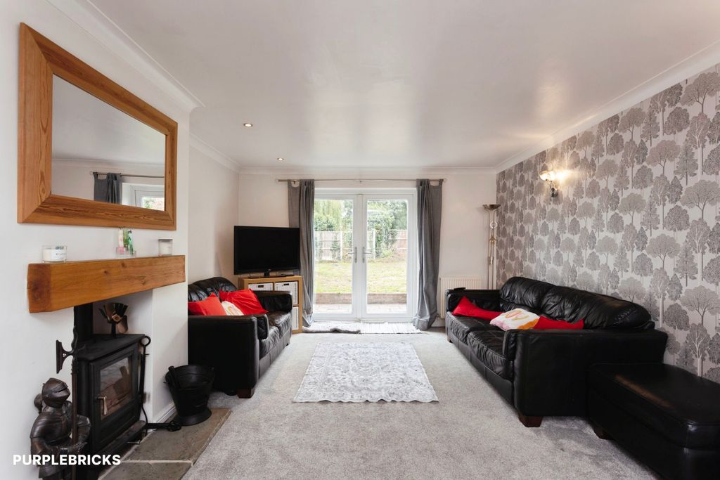Property photo 2 of 35