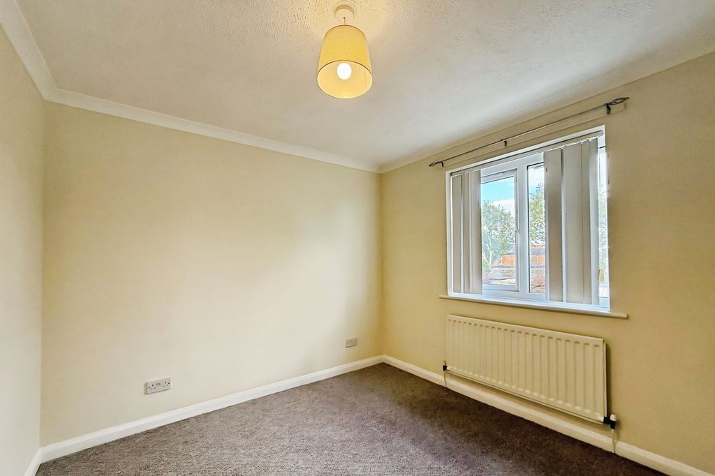 Property photo 3 of 10 Bedroom