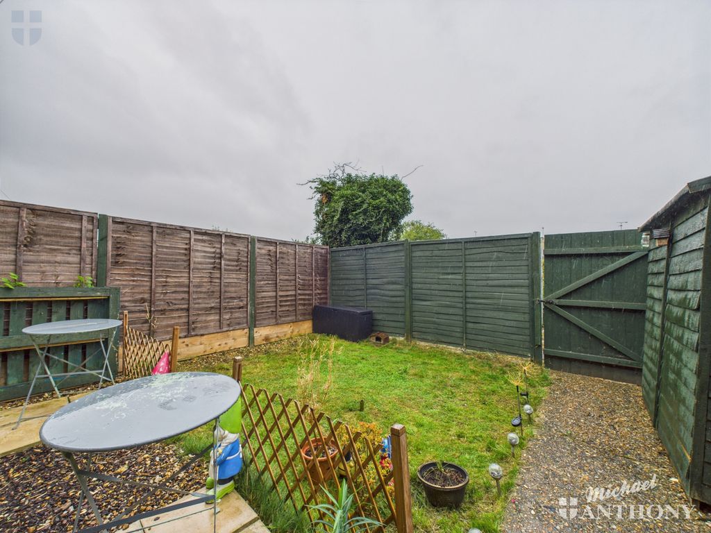 Property photo 3 of 13 Cam03218G0-Pr0733-Still012