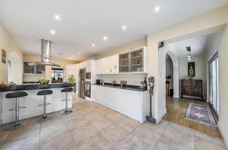 Property photo 3 of 20 Photo 9