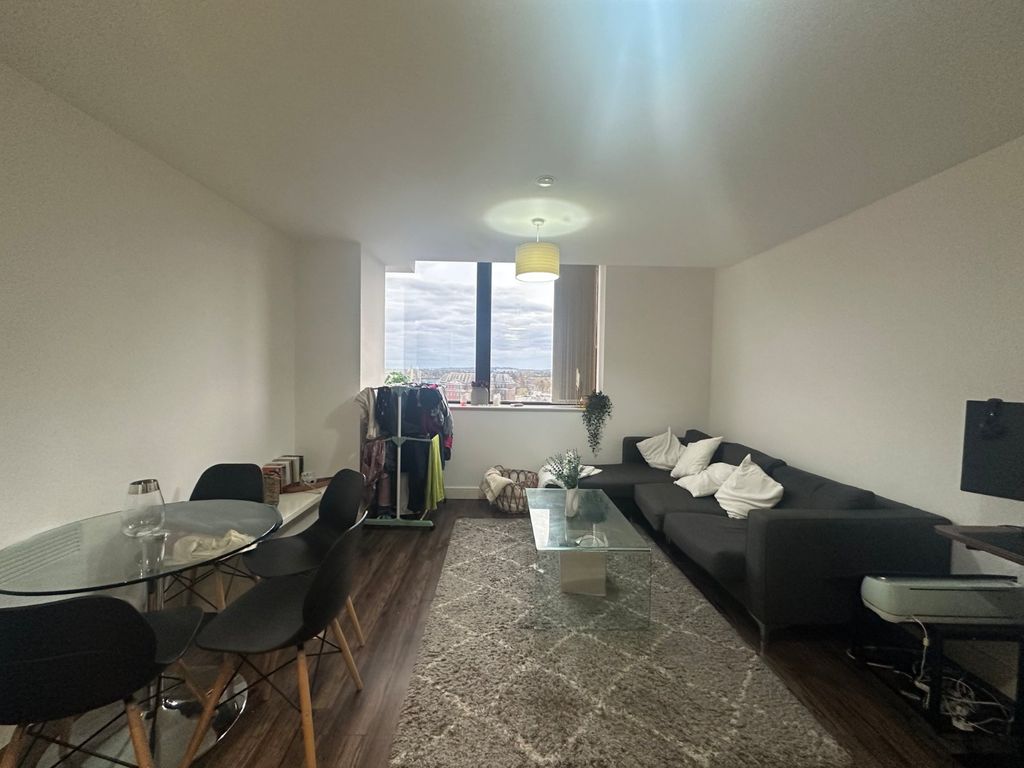 Property photo 3 of 9 Picture No. 06