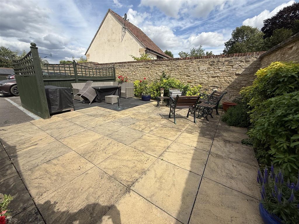 Property photo 3 of 16