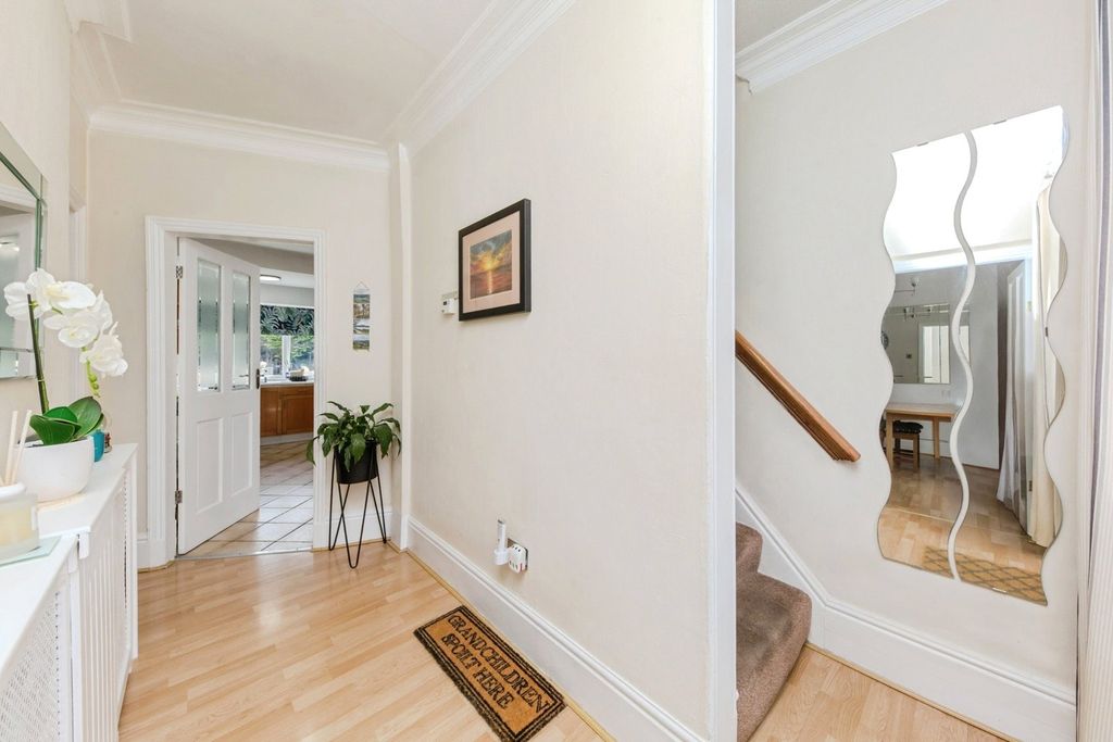 Property photo 2 of 17 Picture No. 20