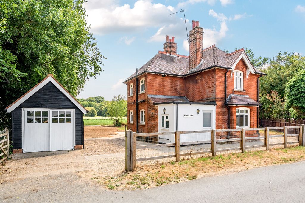 Property photo 1 of 16 1-6A57c5Ef9c350-1...