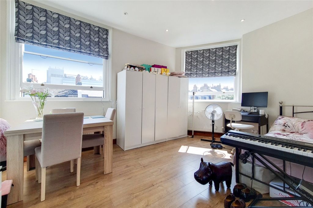 Property photo 1 of 11 Studio