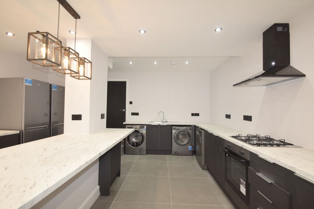 Property photo 2 of 19 Photo 2