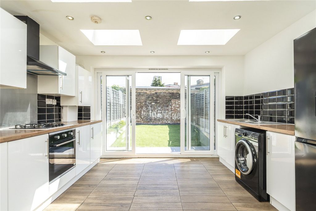 Property photo 2 of 12 Picture No. 06