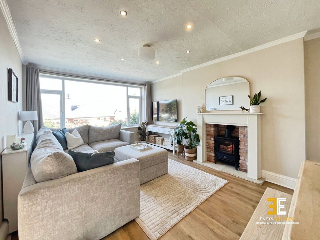Property photo 2 of 31