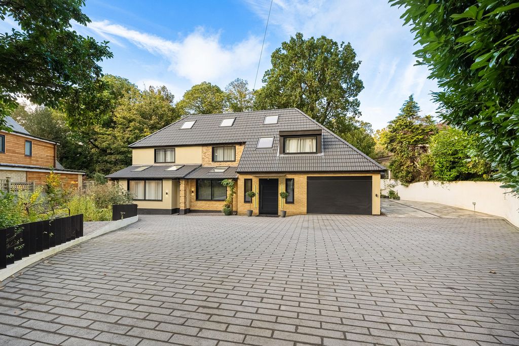 Property photo 1 of 30